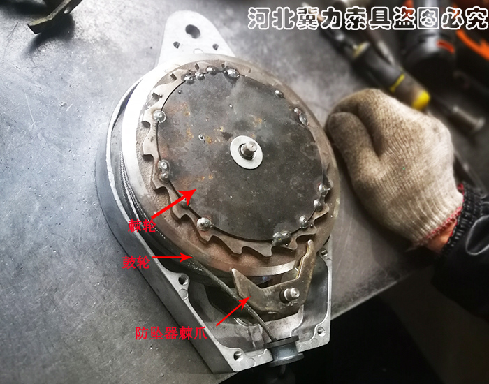 速差防墜器內部棘輪棘爪結構